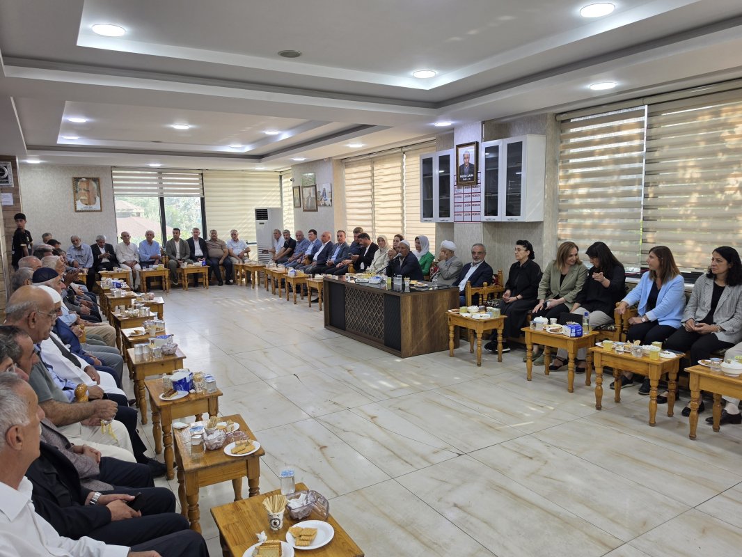 AK Parti Diyarbakır heyetinden Leyla Zana’ya taziye ziyareti