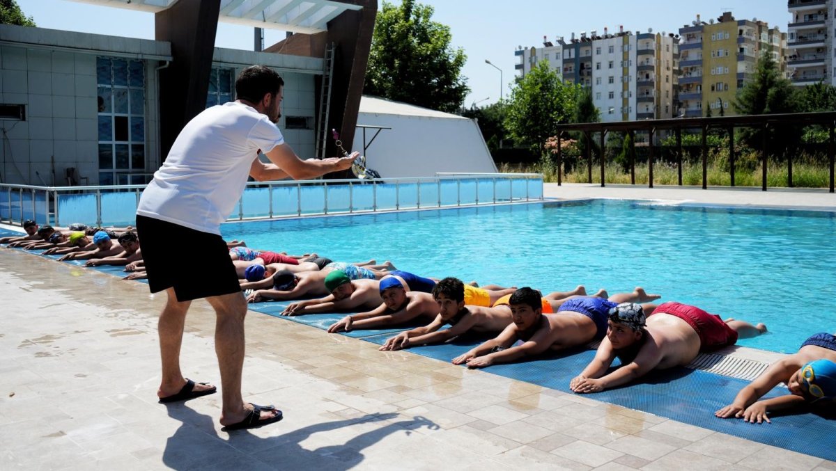 Kayapınar’da 3 Bin Kişiye Ücretsiz Yüzme Eğitimi Çocuklar Ve Kadınlar Yaz Boyunca Havuzlarda Sporla Buluşacak