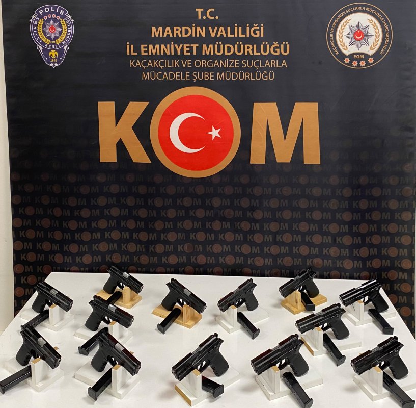 Artuklu’da Silah Kaçakçılığına Darbe: 13 Ruhsatsız Tabanca Ele Geçirildi