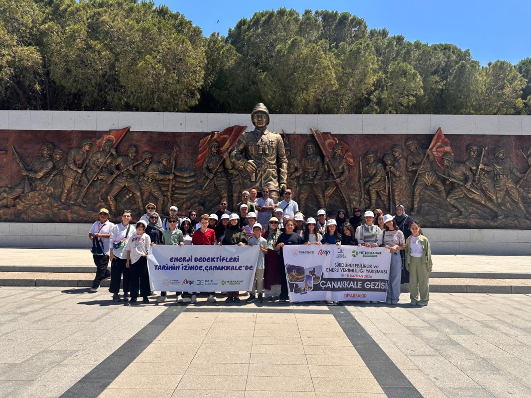 Enerji Tasarrufunda Örnek Olan Öğrenciler Çanakkale Gezisiyle Ödüllendirildi