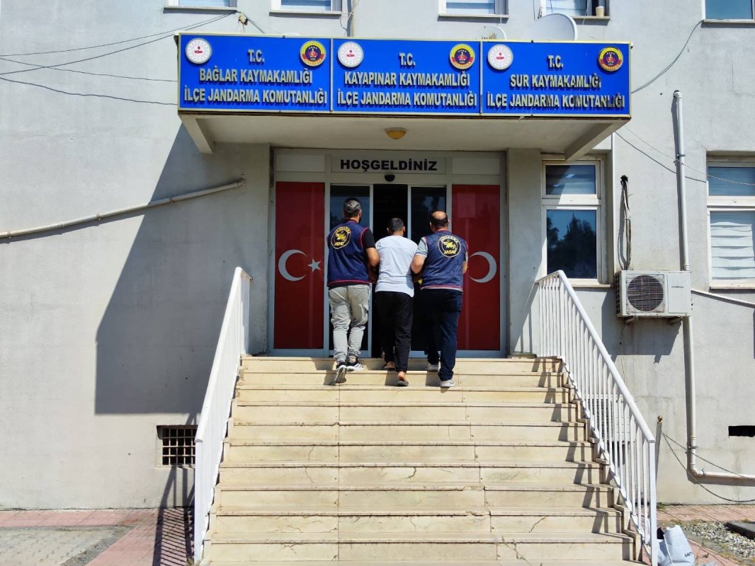 Diyarbakır Jandarmasından Suçlulara Geçit Yok 137 Aranan Şahıs Yakalandı