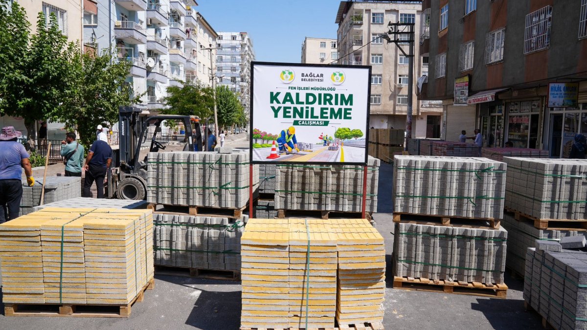 Bağlar’da Kaldırımlar Baştan Sona Yenileniyor: Çalışmalar 5 Nisan Mahallesi’nden Başladı
