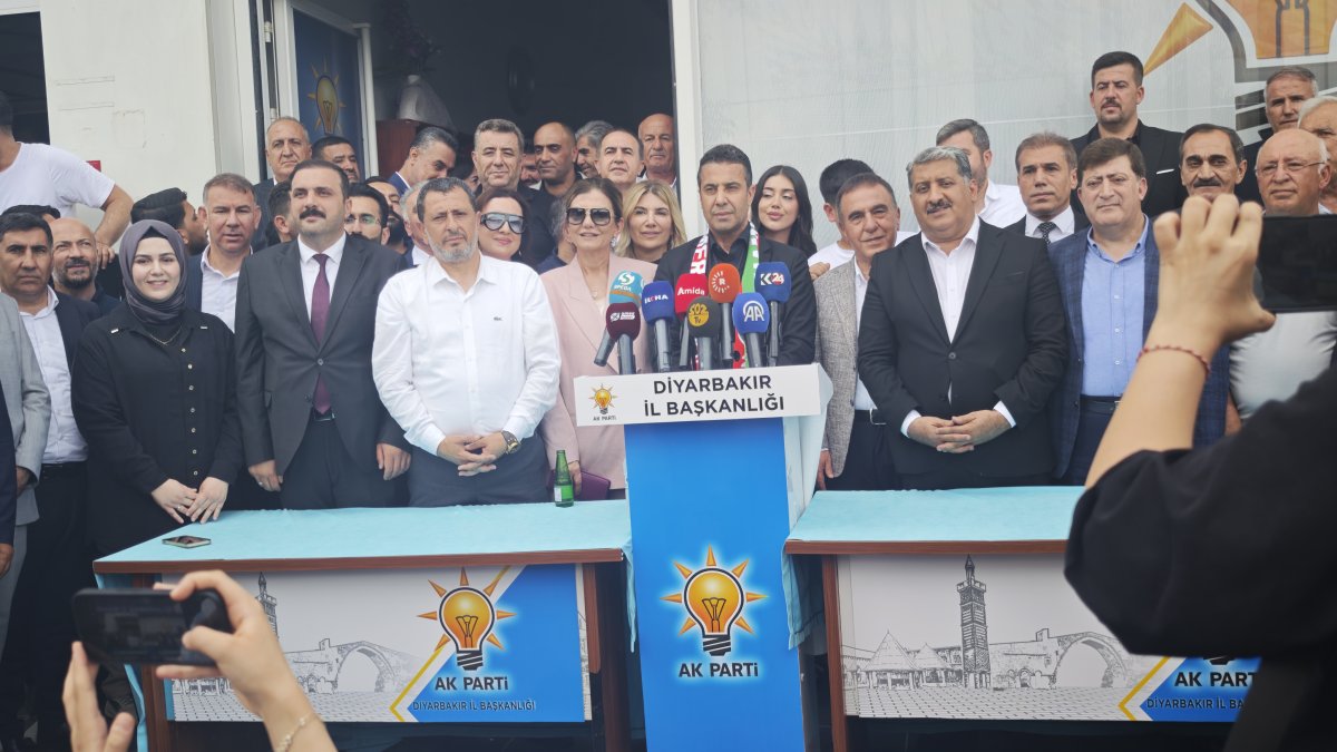 Video Haber: Hamit Sümer: "Diyarbakır'ın Sorunlarını Masa Başında Değil, Sahada Çözeceğiz"