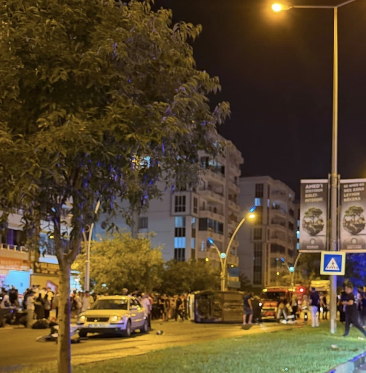 Diyarbakır’da İki Otomobil Çarpıştı 3 Kişi Yaralandı