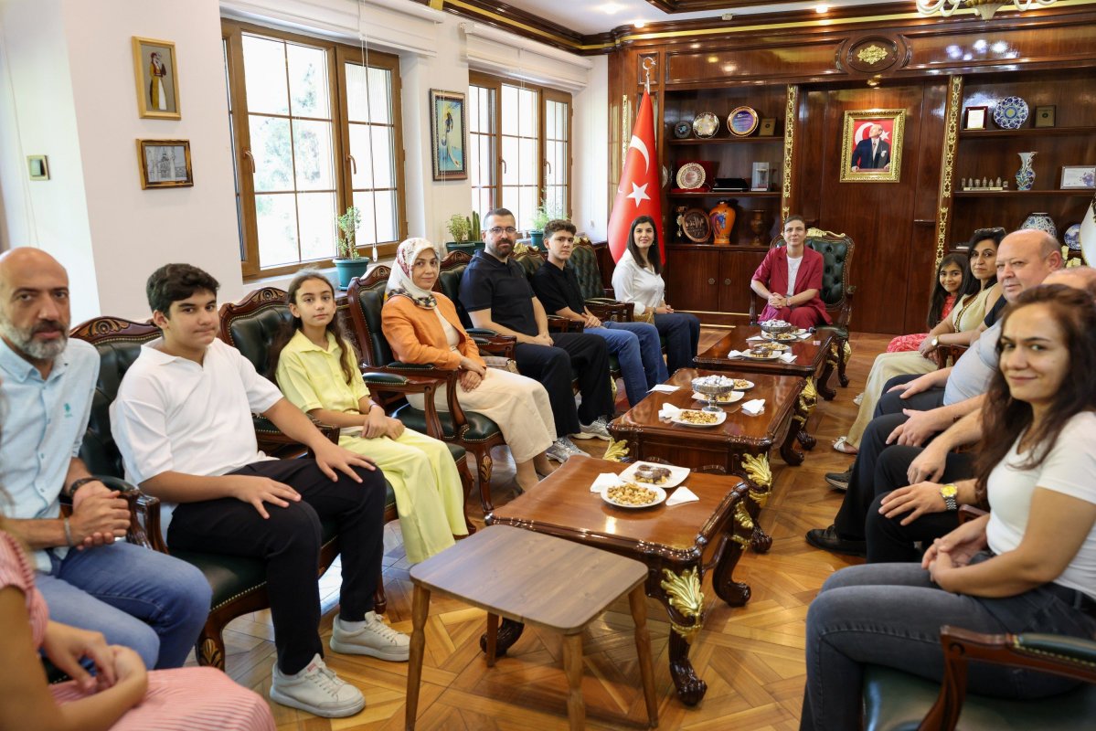 Serra Bucak, LGS Türkiye Birincilerini Tebrik Etti
