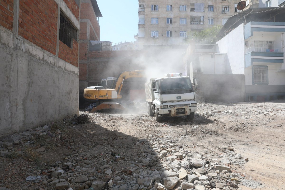 Şeyh Şamil Mahalle Muhtarı Çiçek Gözen Metruk Evler Mahalle İçin En Büyük Sorundu