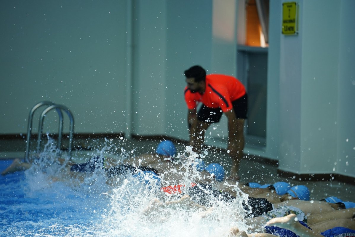 Sur'da Çocuklar Yazı Yüzerek Ve Sporla Değerlendiriyor