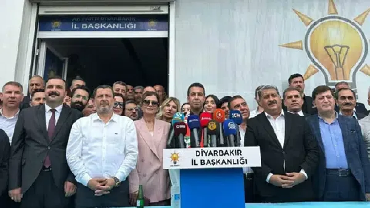 AK Parti Diyarbakır İl Başkanı Hamit Sümer’den Ağustos mesajı: “Malazgirt’ten 30 Ağustos’a, Türkiye Yüzyılı’na”
