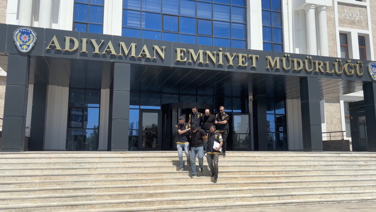 Adıyaman’da minibüs şoförüne saldıran 2 şüpheli tutuklandı  - Videolu Haber
