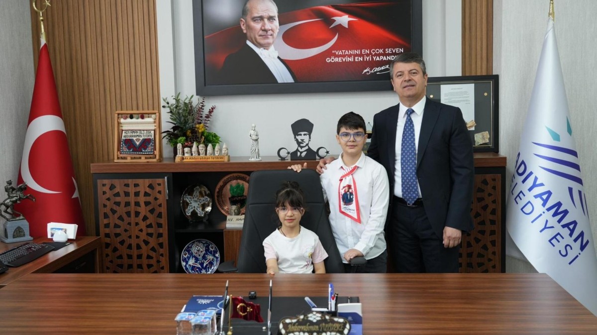 Başkan Tutdere, 23 Nisan’da koltuğunu çocuklara devretti  - Videolu Haber