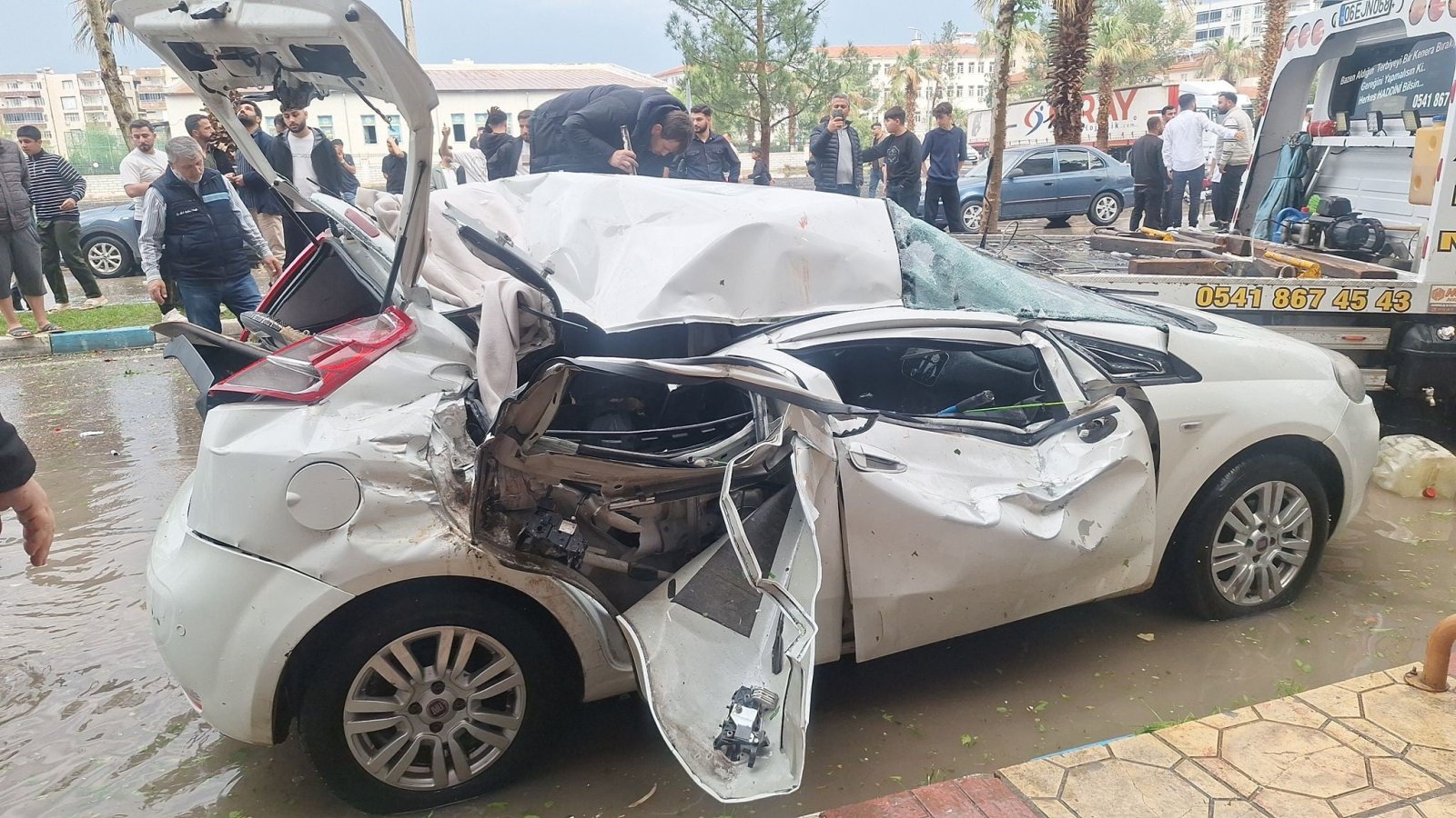 Fırtına Ve Sağanak Can Aldı