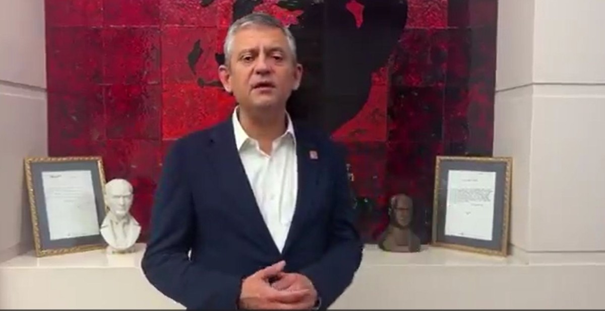 CHP Genel Merkezi’ne polis müdahalesi: Özgür Özel Meclis'e yürüyor  - Videolu Haber