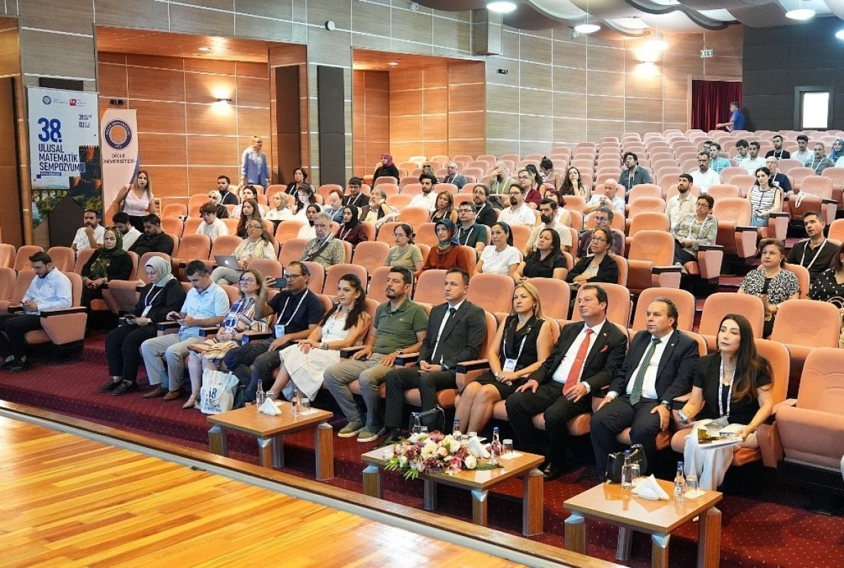 Kamuran Eronat “Matematik Birçok Alanın Temelini Oluşturuyor”