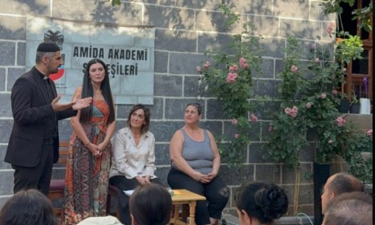 Yıllar Sonra Aynı Avluda Duygusal Buluşma: Zoklu Ailesi Diyarbakır’daki Hatıralarıyla Yeniden Kucaklaştı