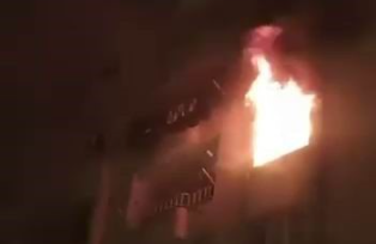 Diyarbakır’da apartman yangını paniğe neden oldu: Ev kullanılamaz hale geldi