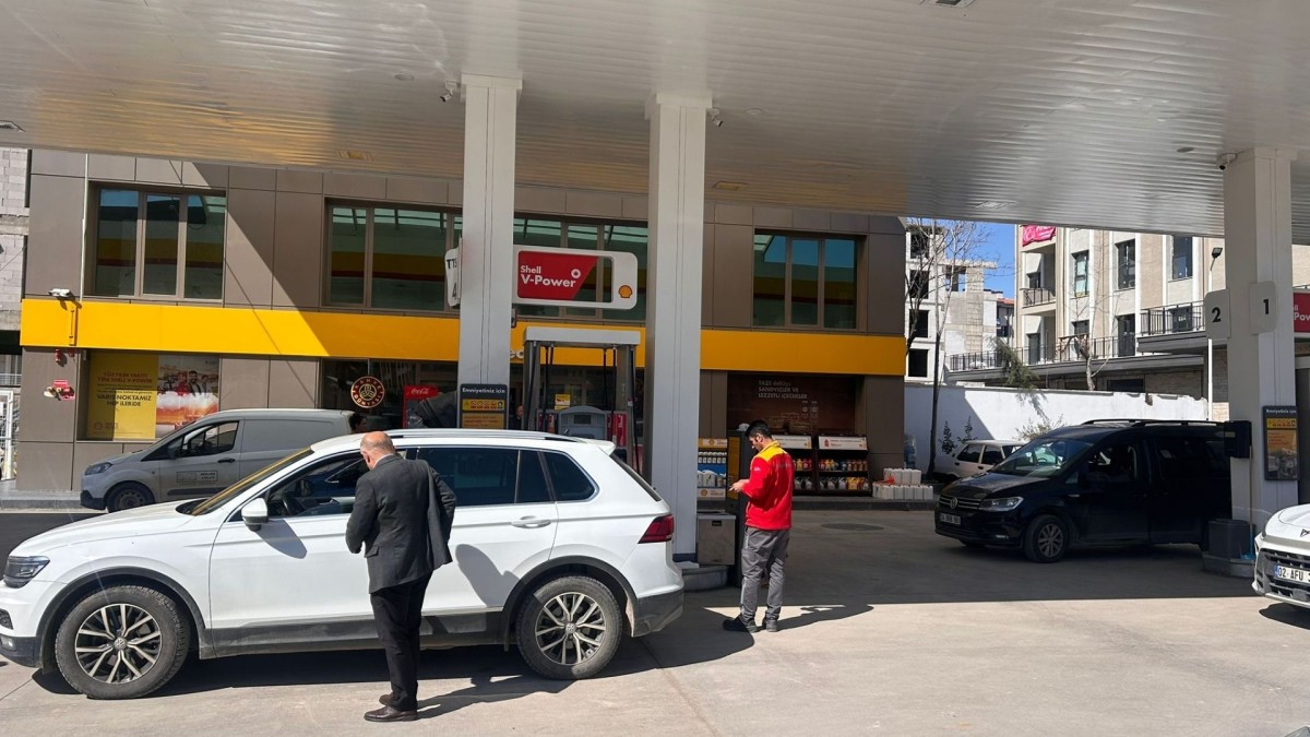 Motorine bu gece 4 lira 20 kuruşluk büyük zam bekleniyor
