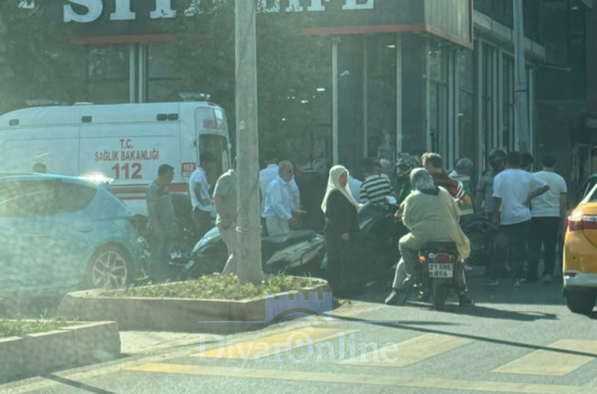 Diyarbakırda Kavşakta Motosiklet Kazası