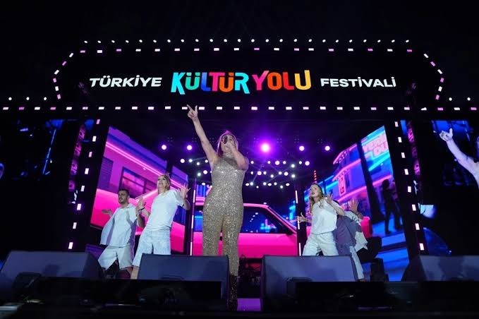 Samsun Kültür Yolu Festivali Bengü Konseriyle Sona Erdi