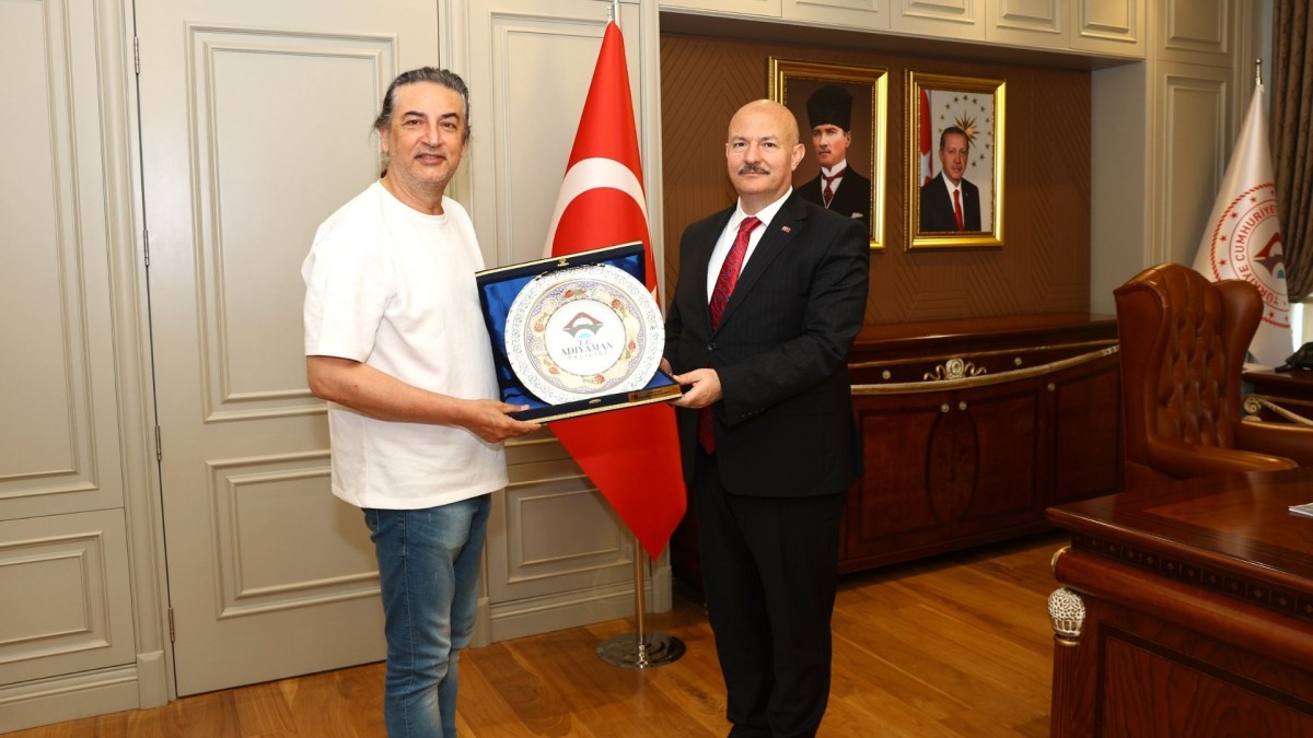 Sanatçı Çelik’ten Bayram dayanışması  - Videolu Haber