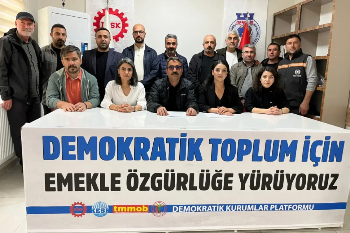 “Ekmek, Barış ve Adalet İçin İstasyon Meydanı’ndayız”