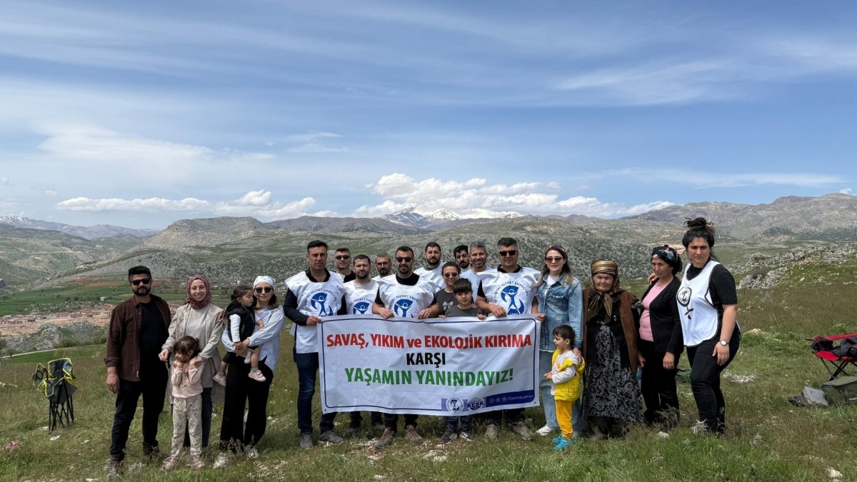SES Adıyaman Şubesi’nden ekolojik yıkıma karşı fidan dikim etkinliği  - Videolu Haber