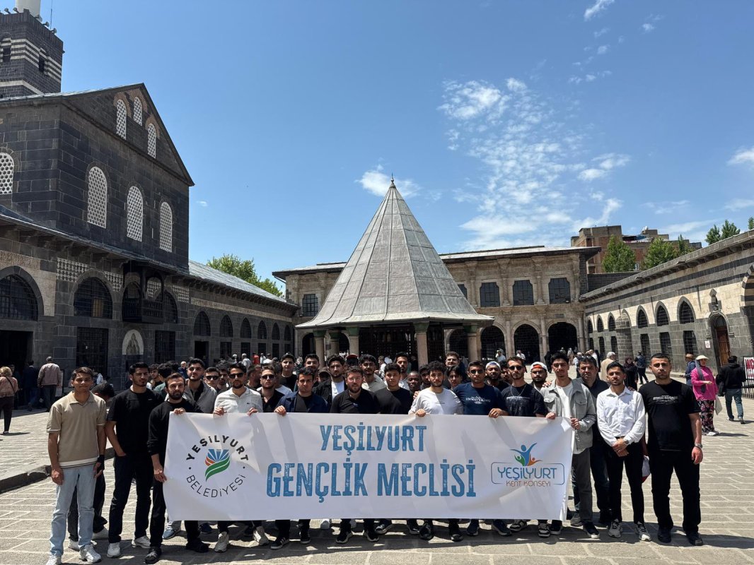 Yeşilyurt Belediyesi’nden Gençlere Kültür ve Doğa Kampı Desteği